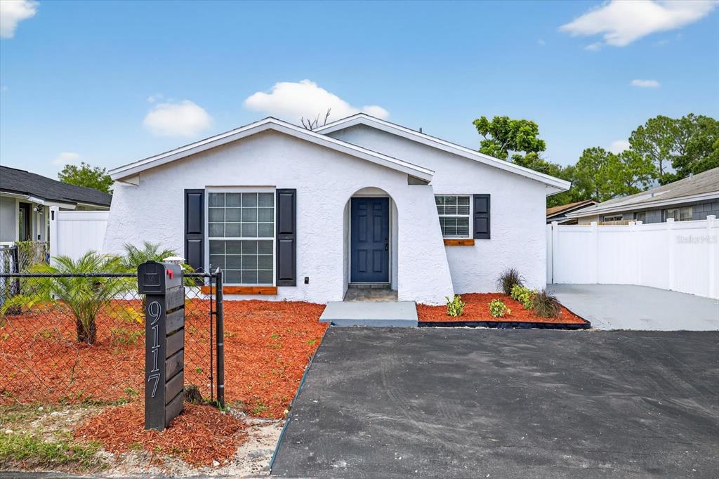 9117 SANDCROFT COURT
