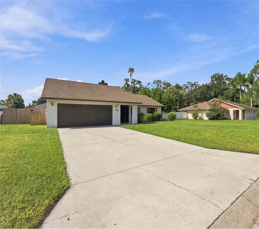 2328 SPRING OAKS CIRCLE, SARASOTA, FL — photo 3 of 30