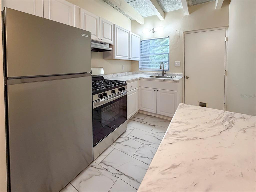 219 NW 3RD AVENUE UNIT B