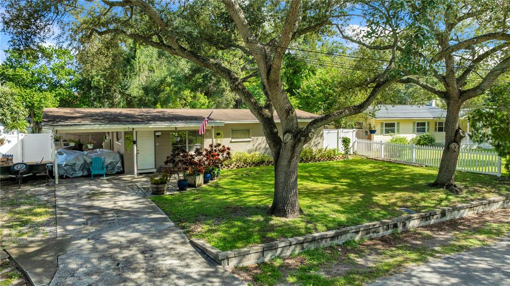 1104 E LAMBRIGHT ST, TAMPA, FL — photo 2 of 30