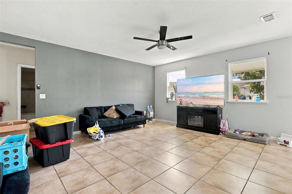 4704 DOYLE DRIVE, KISSIMMEE, FL — photo 2 of 30