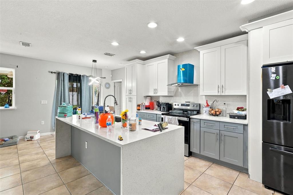 4704 DOYLE DRIVE, KISSIMMEE, FL — photo 4 of 30
