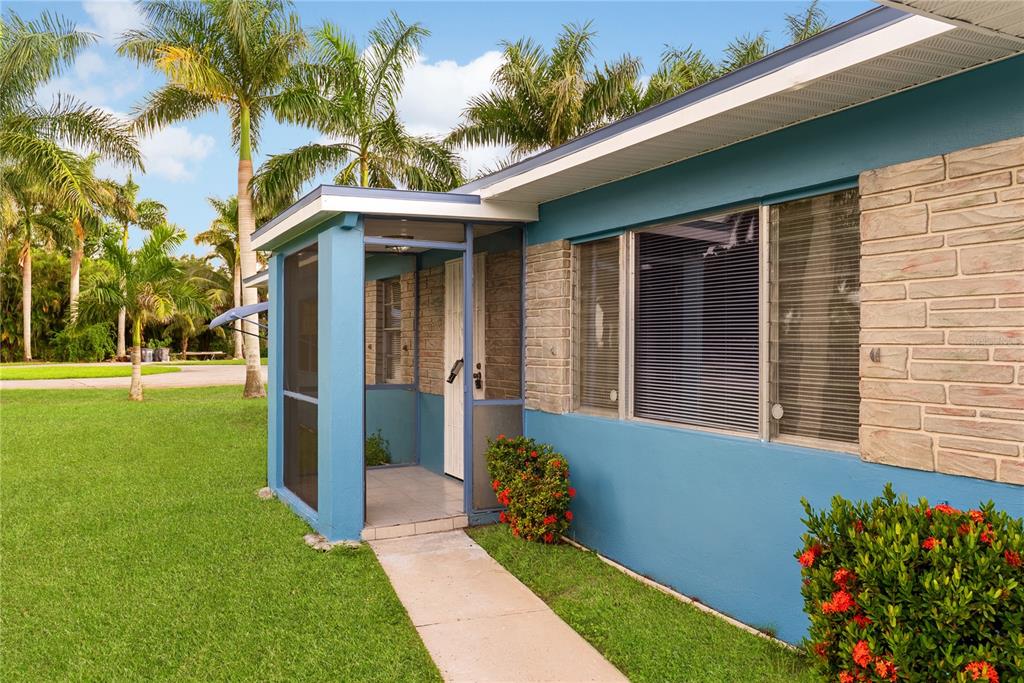 2055 MARAVILLA CIRCLE, FORT MYERS, FL — photo 4 of 30