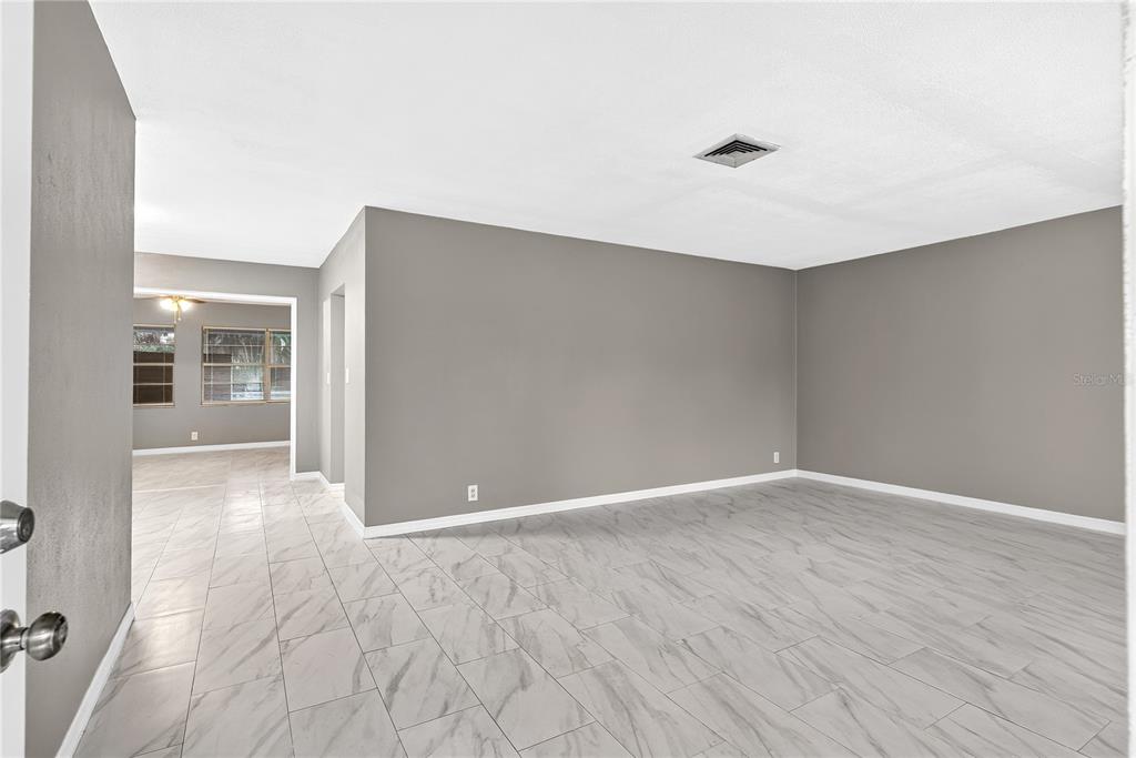 2055 MARAVILLA CIRCLE, FORT MYERS, FL — photo 5 of 30