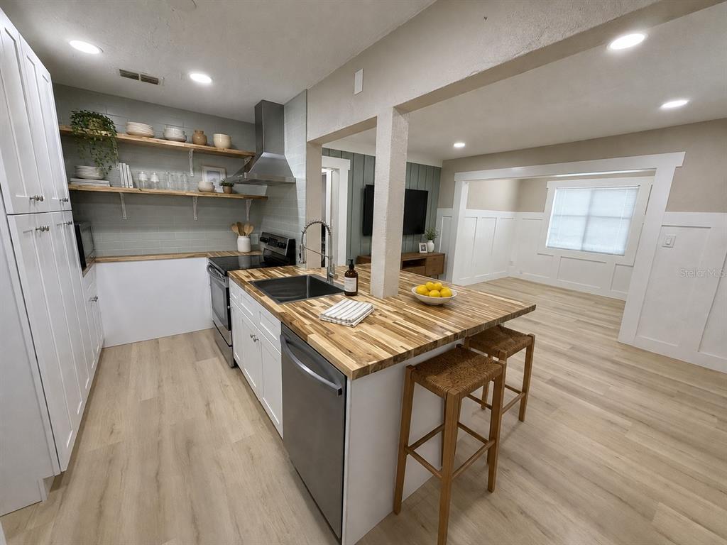 1617 43RD STREET S, ST PETERSBURG, FL — photo 3 of 19