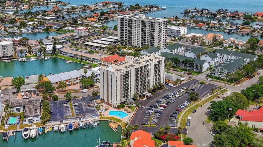 255 DOLPHIN POINT UNIT 211, CLEARWATER, FL — photo 4 of 30