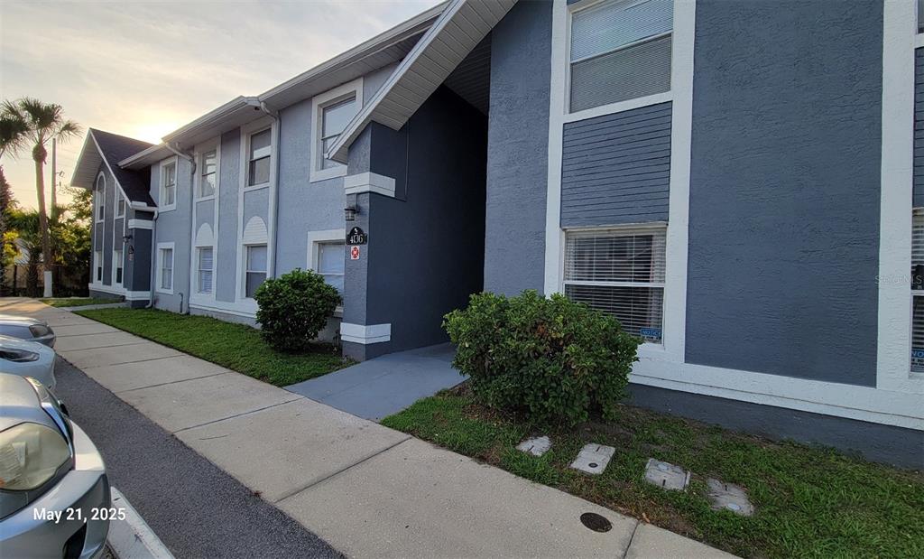 4136 PERSHING POINTE PLACE UNIT 5