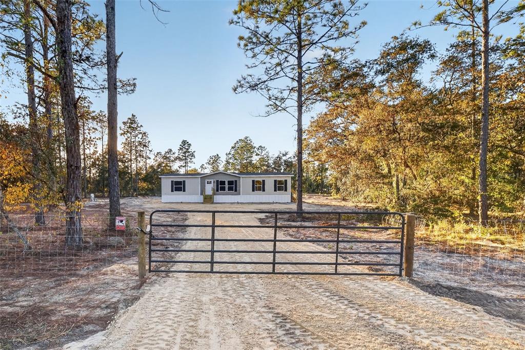 170 NE 138TH AVENUE, WILLISTON, FL — photo 2 of 29