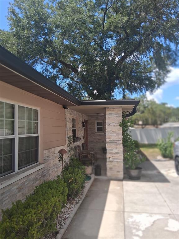 702 COULTER PLACE, BRANDON, FL — photo 2 of 27