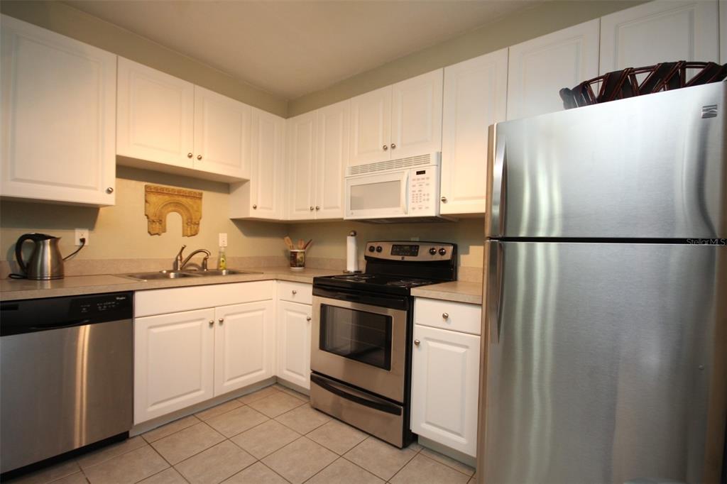 501 SW 75TH STREET UNIT B-12, GAINESVILLE, FL — photo 4 of 13