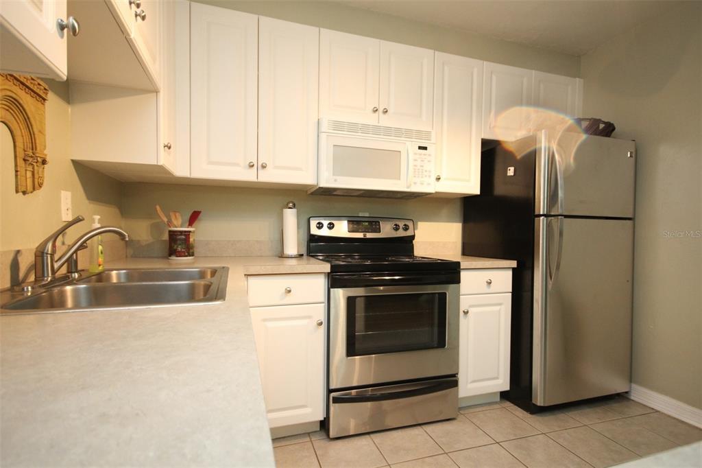 501 SW 75TH STREET UNIT B-12, GAINESVILLE, FL — photo 5 of 13