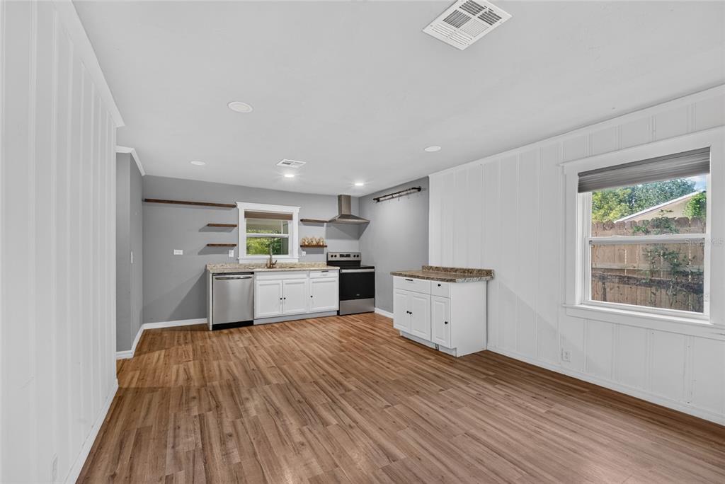 520 SE 5TH STREET, WILLISTON, FL — photo 4 of 16