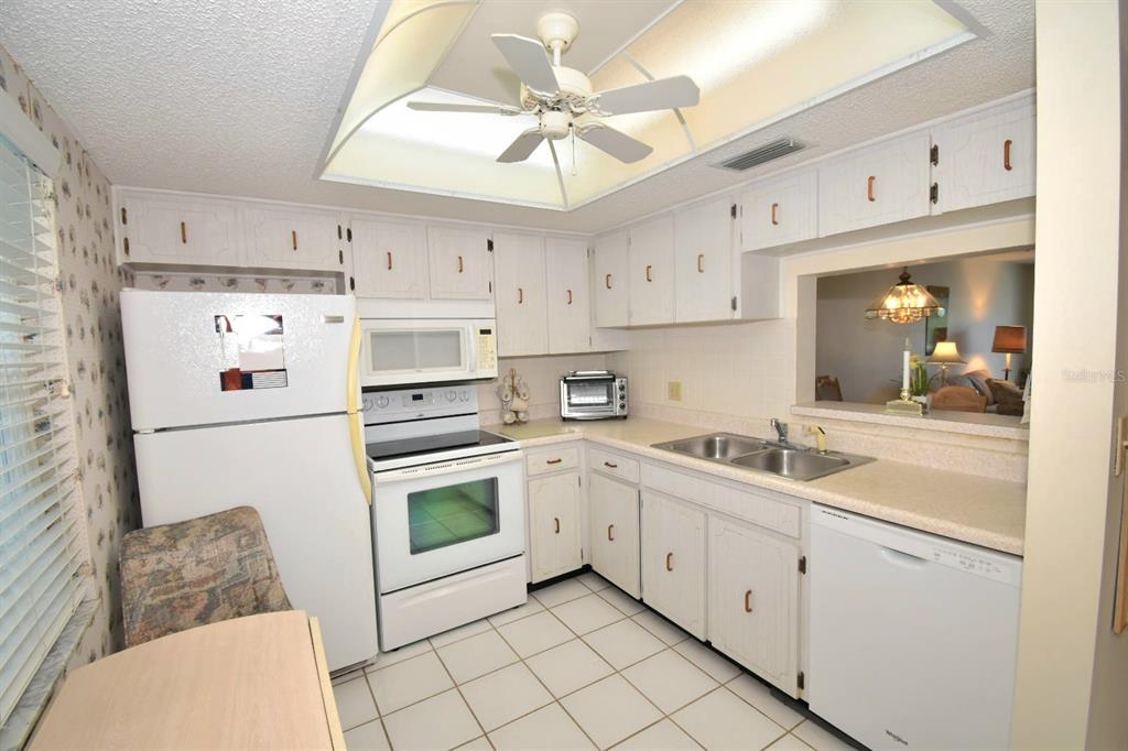 948 VIRGINIA STREET UNIT 210, DUNEDIN, FL — photo 4 of 30