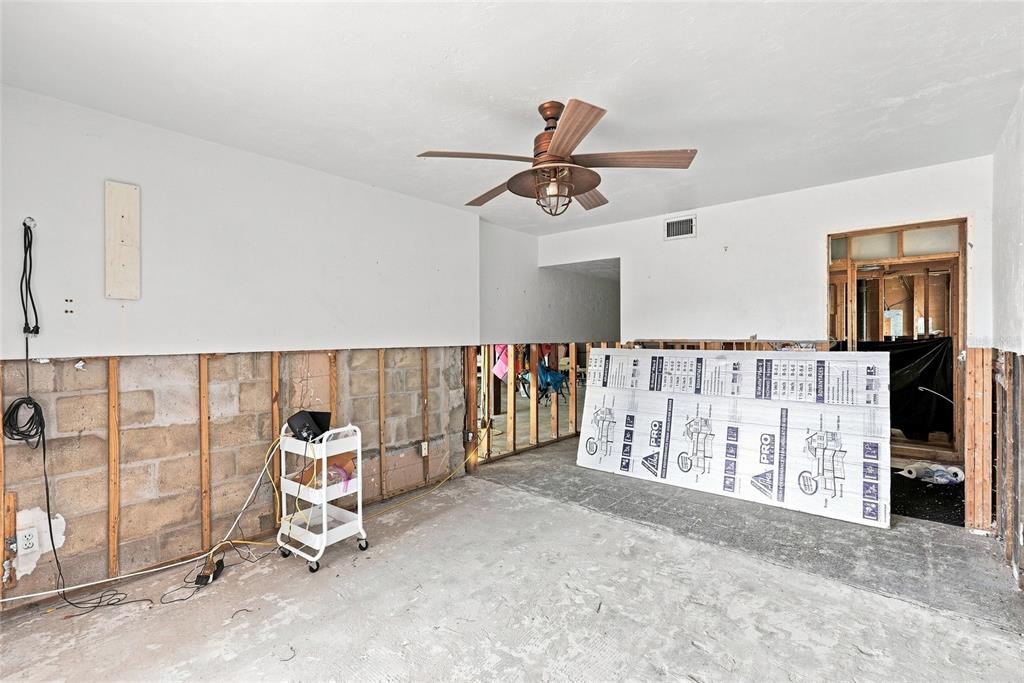 639 NORMANDY ROAD, MADEIRA BEACH, FL — photo 5 of 29