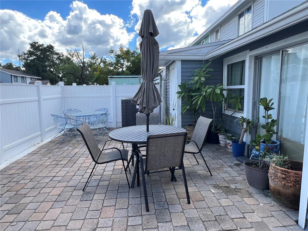 4715 STONEPOINTE PLACE, TAMPA, FL — photo 3 of 34