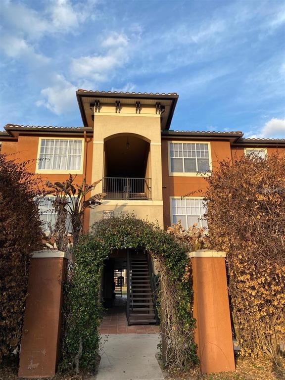 5572 METROWEST BOULEVARD UNIT 5-205