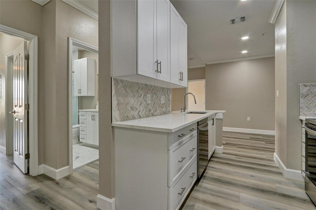 5000 CULBREATH KEY WAY UNIT 4-306, TAMPA, FL — photo 2 of 30