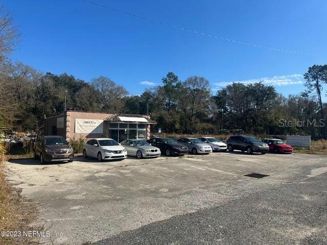 1086 N HIGHWAY 17