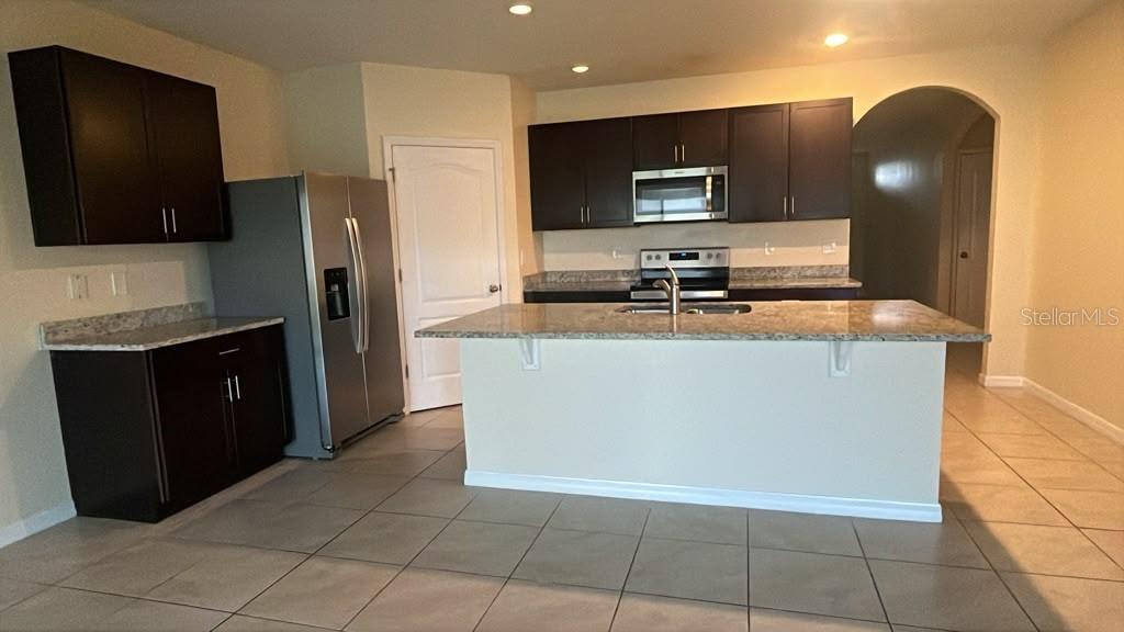 906 BIG BEND AVENUE, ORANGE CITY, FL — photo 2 of 17