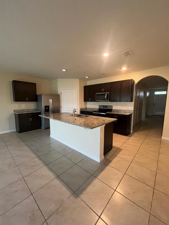 906 BIG BEND AVENUE, ORANGE CITY, FL — photo 4 of 17