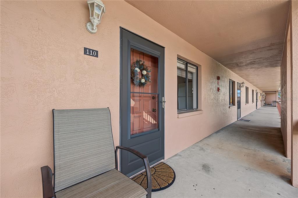 110 LAKESIDE COURT UNIT 110, OLDSMAR, FL — photo 2 of 30