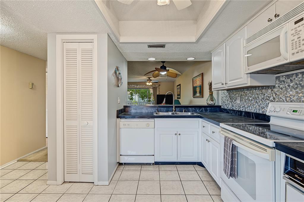 110 LAKESIDE COURT UNIT 110, OLDSMAR, FL — photo 4 of 30