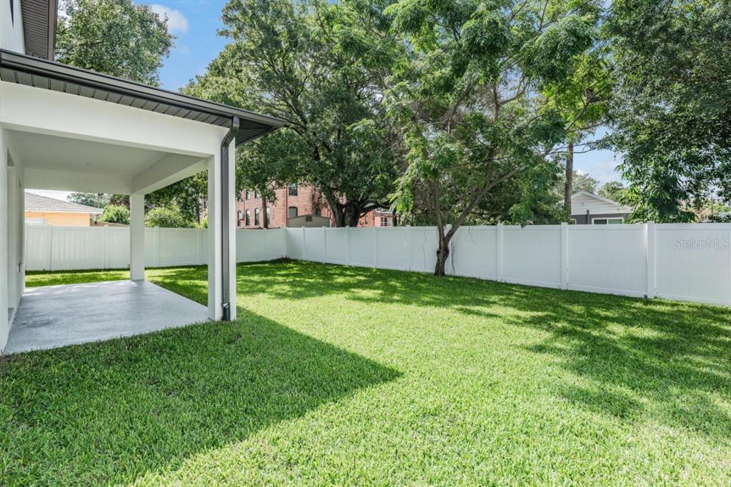 2910 W AILEEN STREET, TAMPA, FL — photo 4 of 24