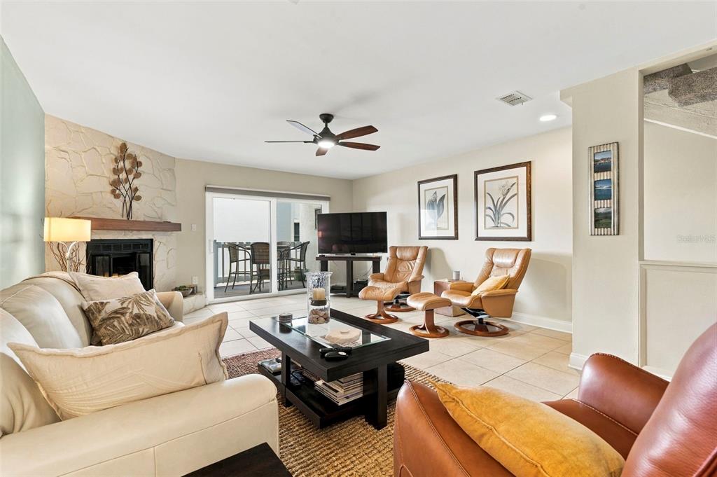 12148 CAPRI CIRCLE, TREASURE ISLAND, FL — photo 5 of 58
