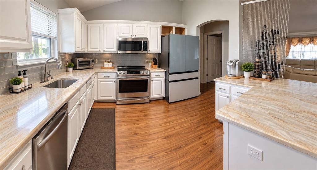 806 SAN SALVADOR DRIVE, THE VILLAGES, FL — photo 5 of 18