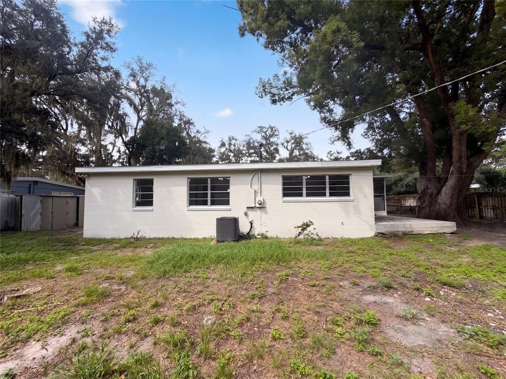 409 BERWICK AVENUE, TEMPLE TERRACE, FL — photo 2 of 22
