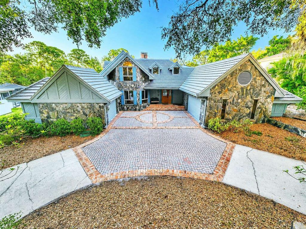 3522 SHORELINE CIRCLE