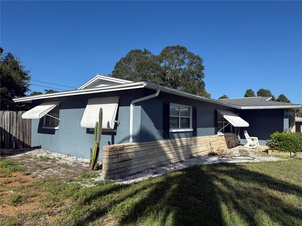 568 HILLCREST DRIVE, LARGO, FL — photo 4 of 23