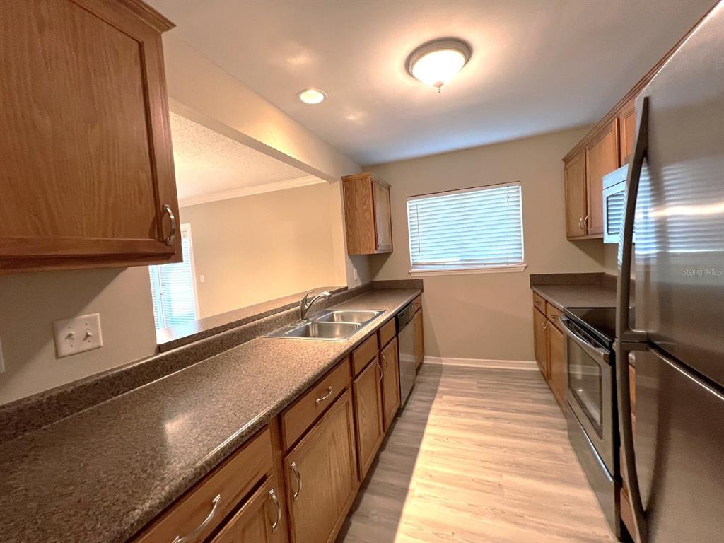 1877 TOUCAN WAY UNIT 402, SARASOTA, FL — photo 2 of 15