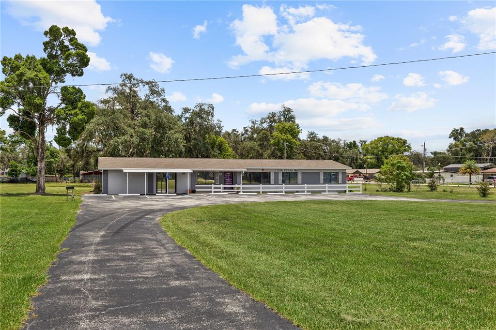 711 N PARSONS AVENUE, BRANDON, FL — photo 2 of 30