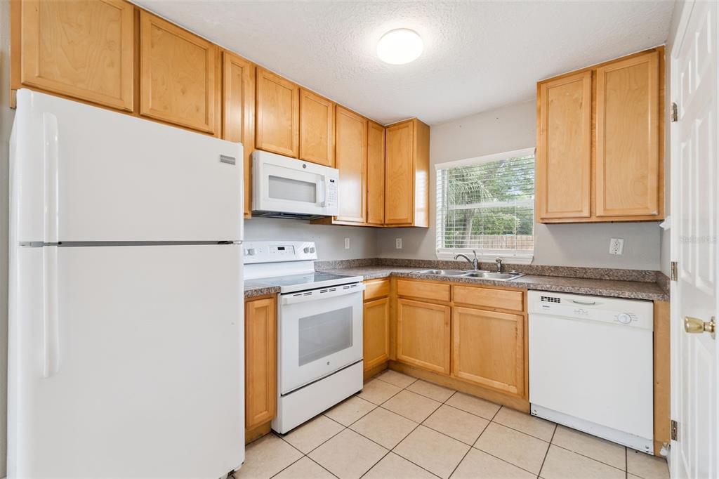 106-108 W ORANGE AVENUE, LAKE WALES, FL — photo 2 of 30