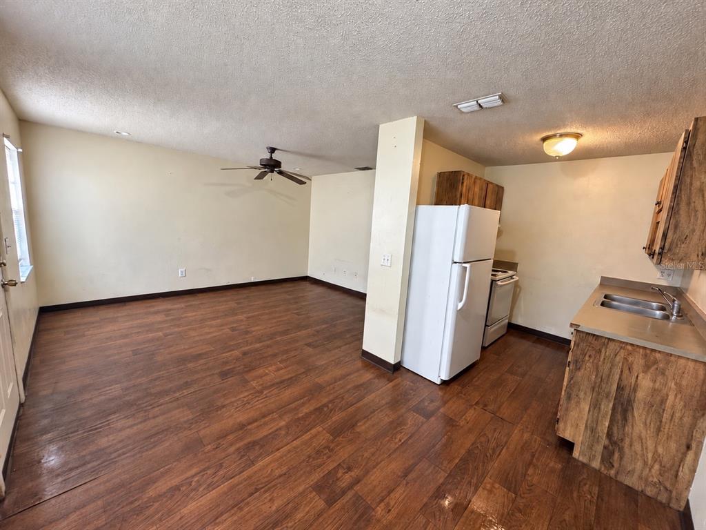 3017 REITER DRIVE UNIT B, AUBURNDALE, FL — photo 4 of 13