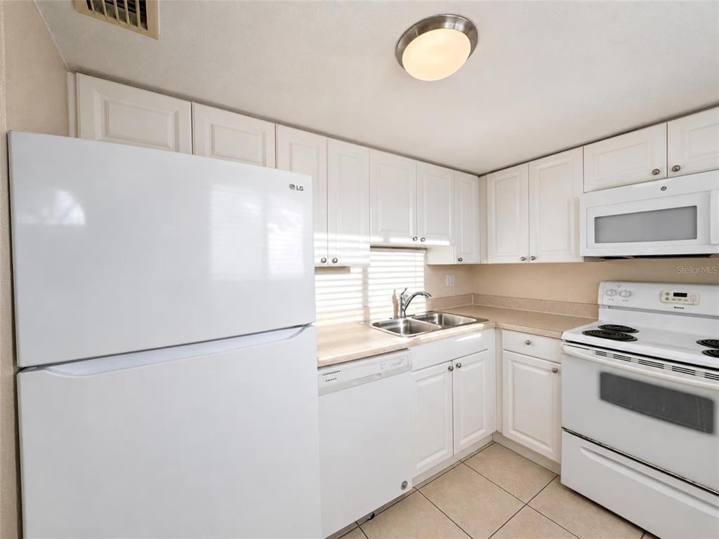5310 26TH STREET W UNIT 705, BRADENTON, FL — photo 2 of 13