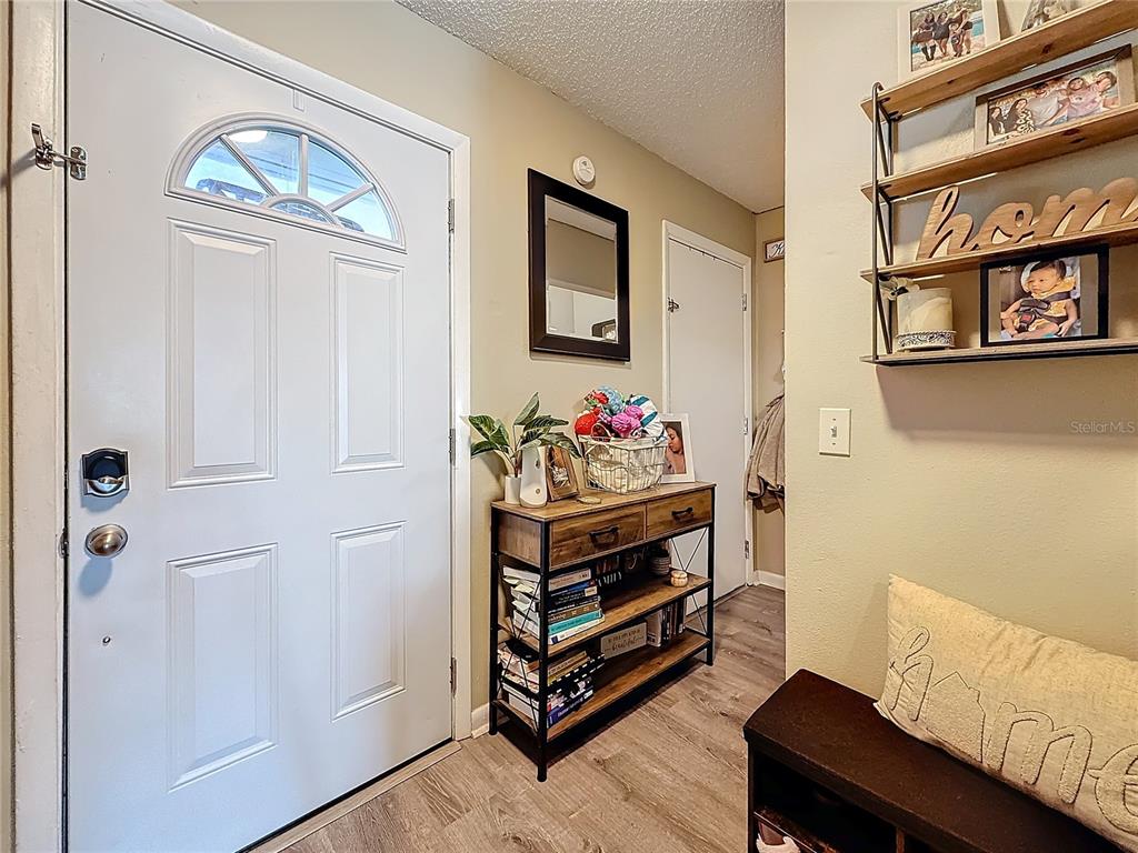 6128 OAK CLUSTER CIRCLE, TAMPA, FL — photo 5 of 30