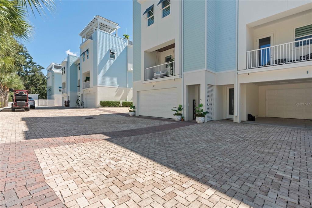 1413 BAYSHORE BOULEVARD UNIT 2, DUNEDIN, FL — photo 2 of 85