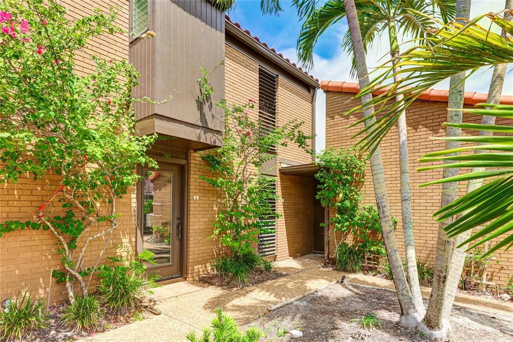 11 SANDY COVE ROAD UNIT 8F, SARASOTA, FL — photo 2 of 30
