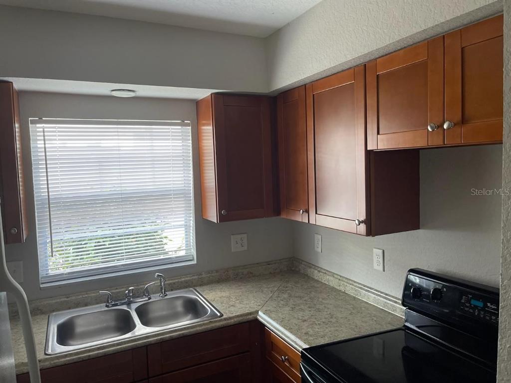 9027 WESTCHESTER CIRCLE UNIT A, TAMPA, FL — photo 2 of 11