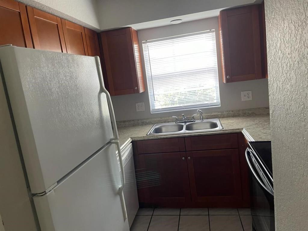 9027 WESTCHESTER CIRCLE UNIT A, TAMPA, FL — photo 3 of 11