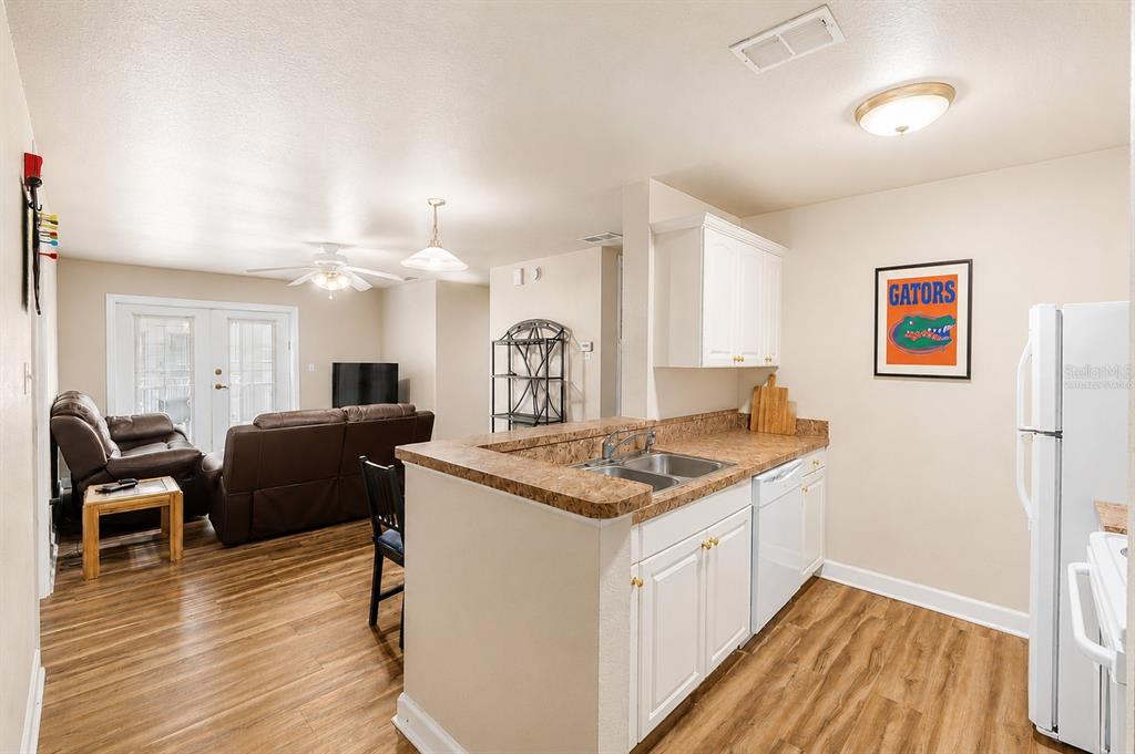 835 SW 9TH STREET UNIT 109, GAINESVILLE, FL — photo 4 of 30