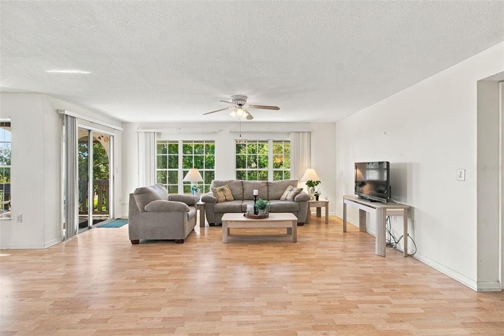 210 N BAYSHORE BOULEVARD UNIT 207, CLEARWATER, FL — photo 4 of 99