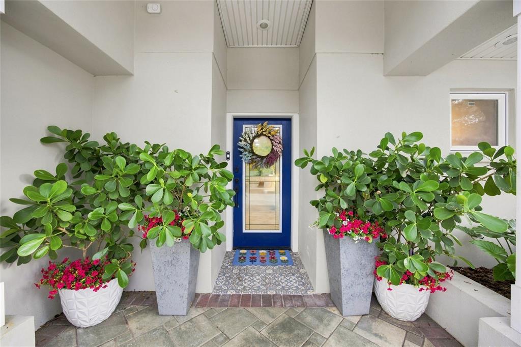 4722 W LAUREL ROAD, TAMPA, FL — photo 4 of 30