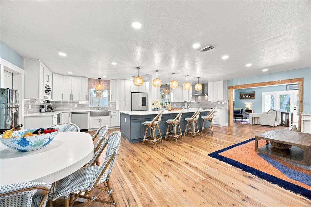 4722 W LAUREL ROAD, TAMPA, FL — photo 5 of 30