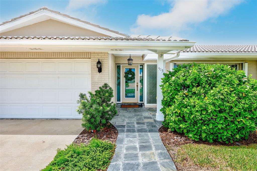513 HARBOR DRIVE N, INDIAN ROCKS BEACH, FL — photo 4 of 30