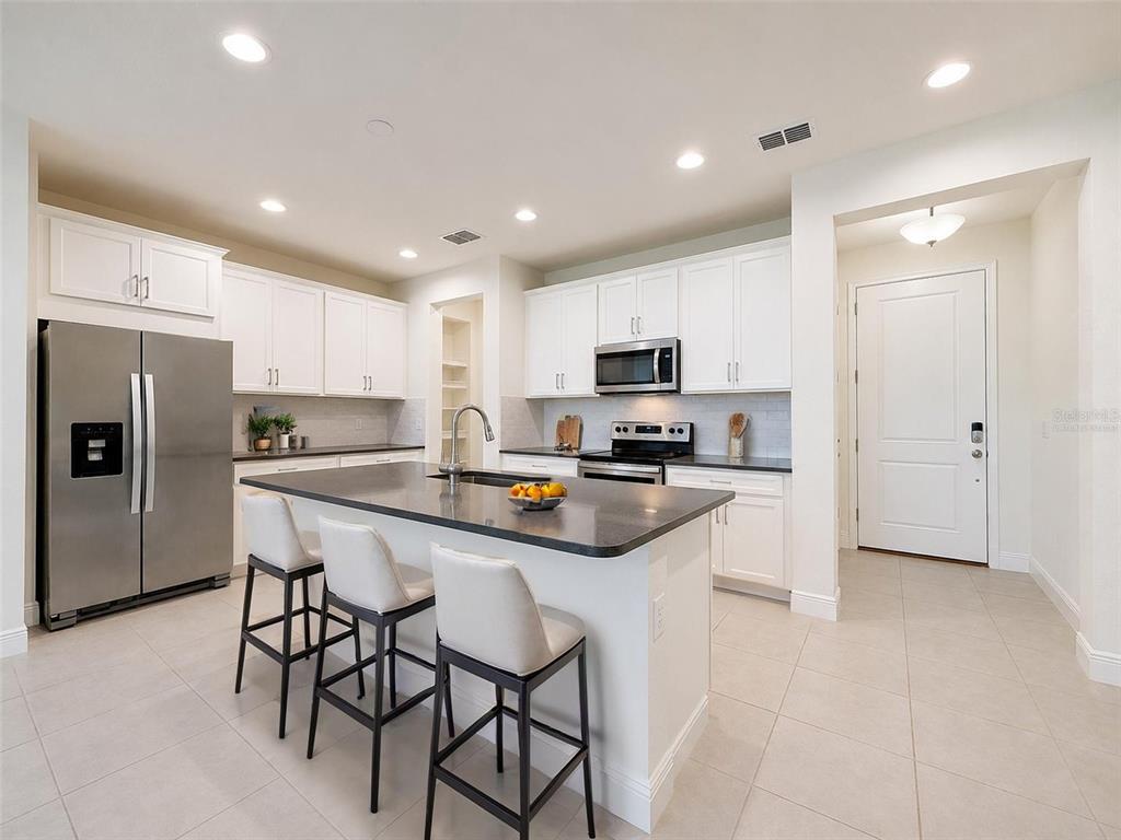 2404 ARCH AVE, OLDSMAR, FL — photo 3 of 30