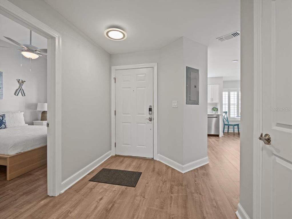 5900 BAHIA DEL MAR CIRCLE UNIT 238, ST PETERSBURG, FL — photo 5 of 30
