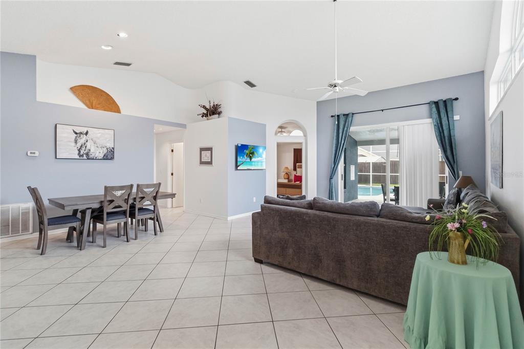 2911 DICKENS CIRCLE, KISSIMMEE, FL — photo 3 of 29